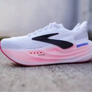 Brooks Women's White and Pink Athletic Shoes